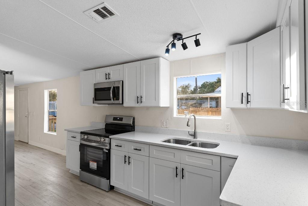 Image 3 of 15 For 4111 Stonewood Drive