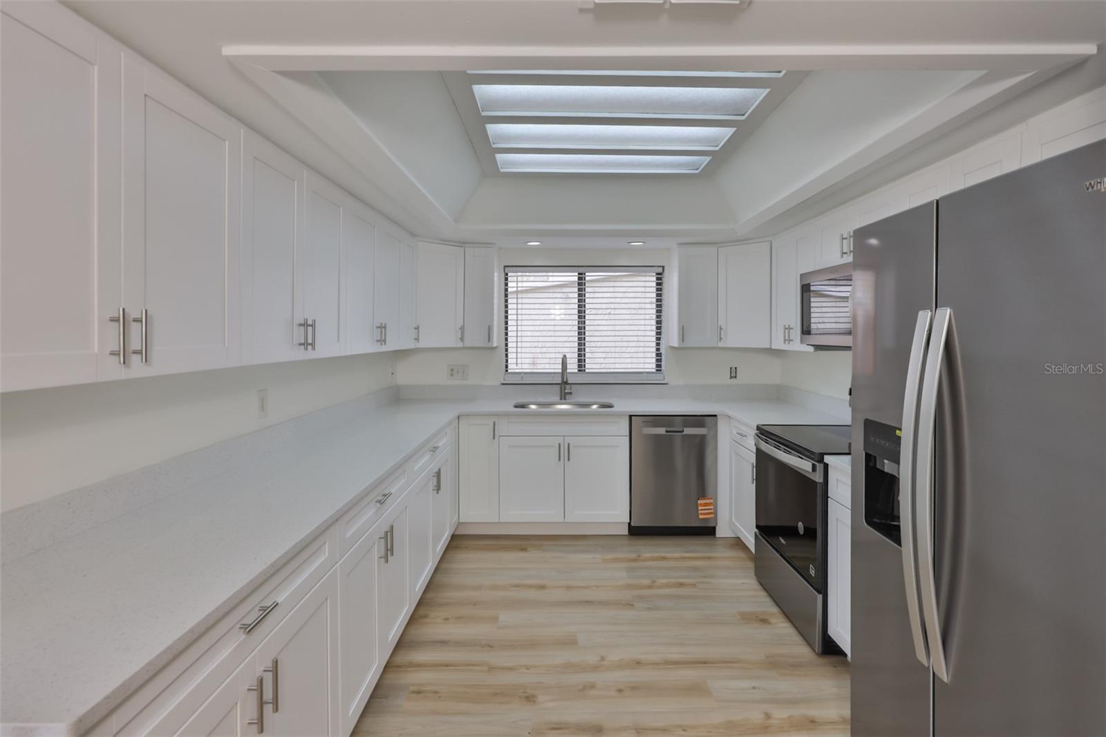 Image 10 of 46 For 13703 Sweetwater Cove Place 27
