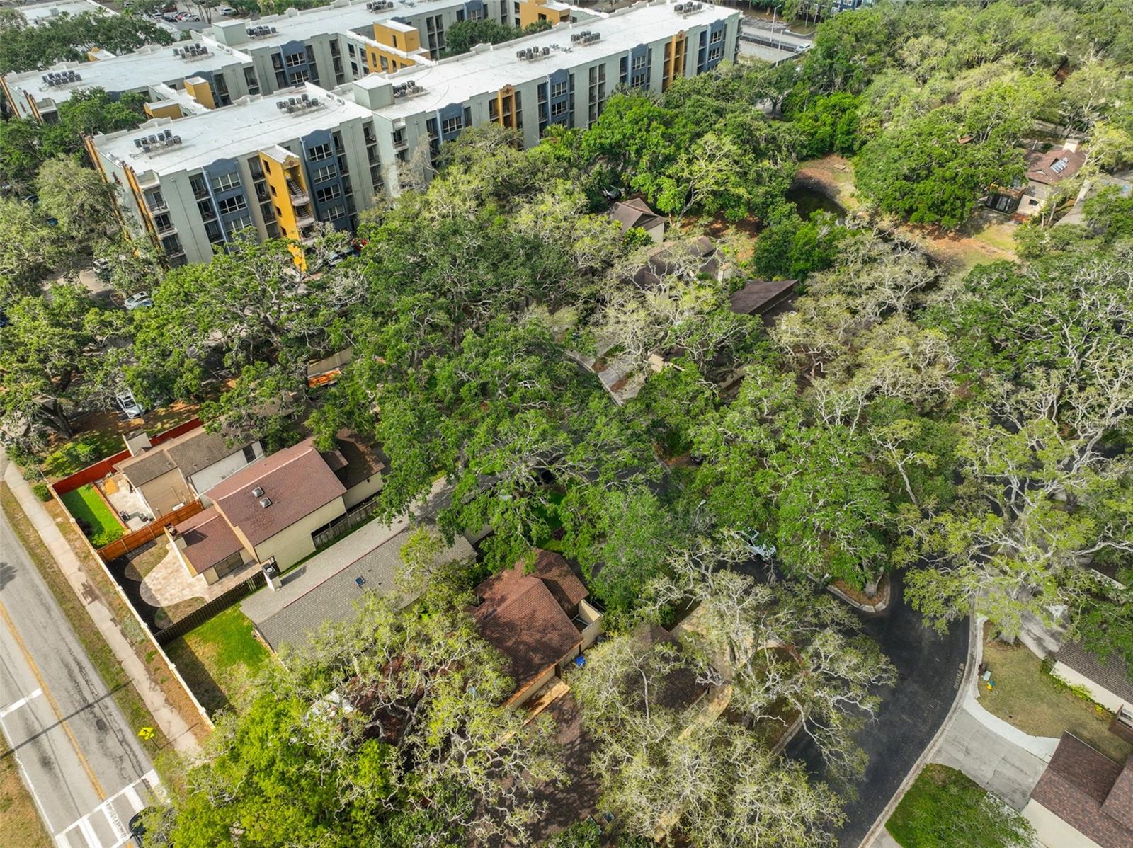 Image 43 of 46 For 13703 Sweetwater Cove Place 27