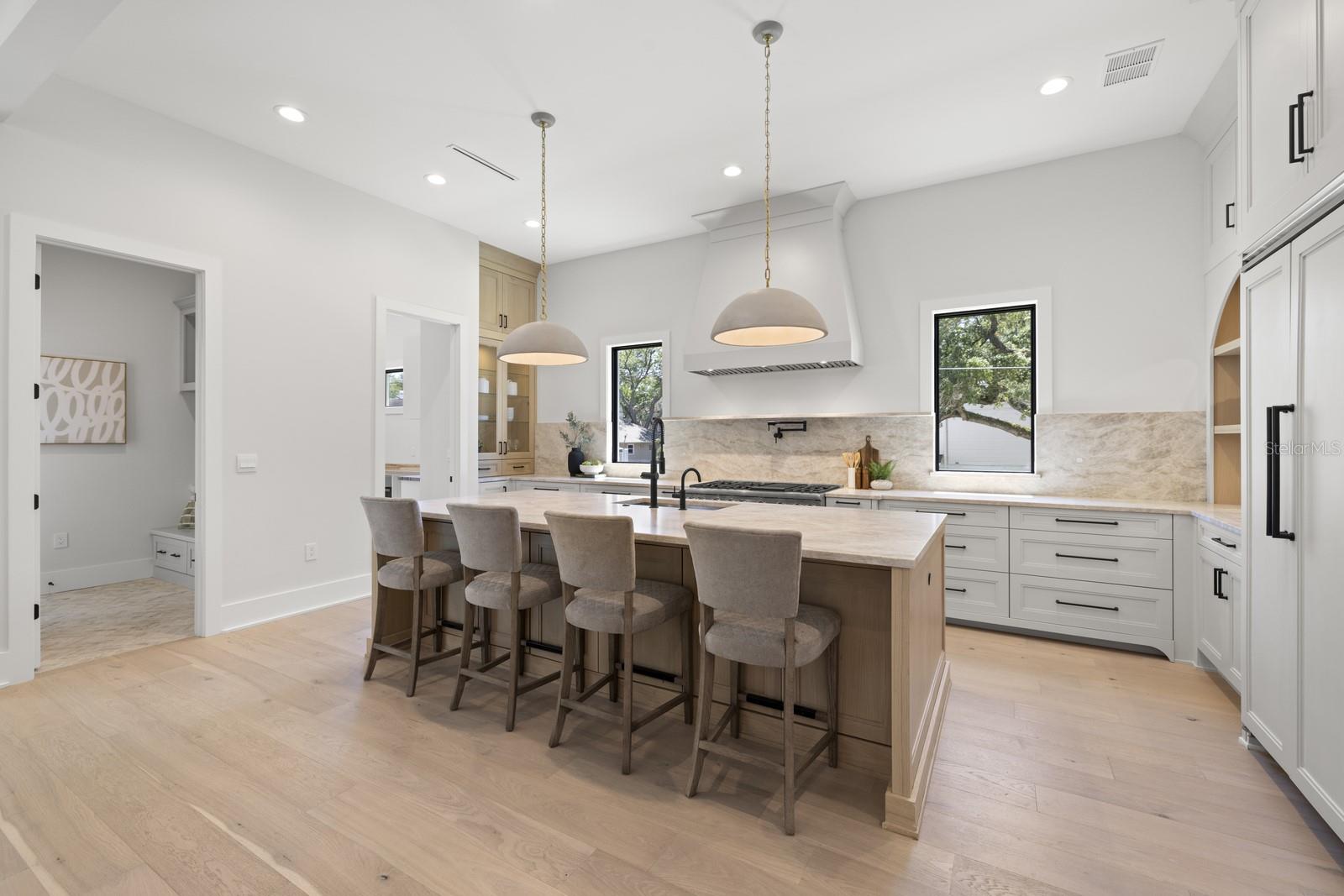 Image 10 of 56 For 2218 Occident Street
