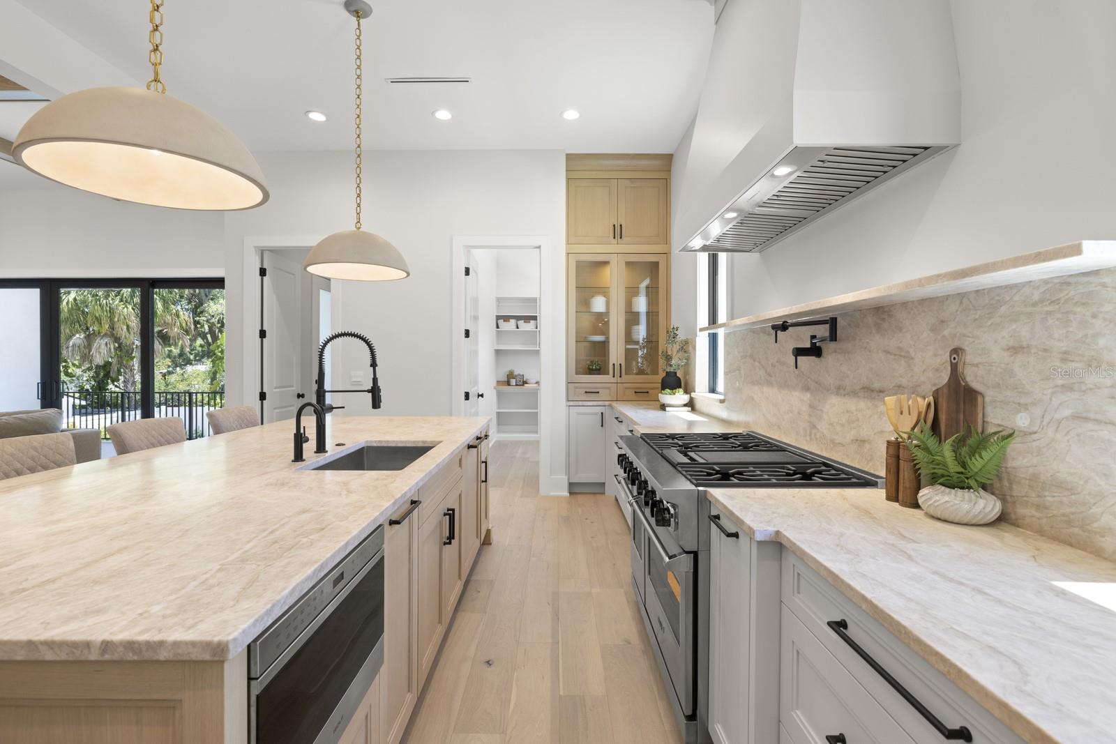 Image 16 of 56 For 2218 Occident Street