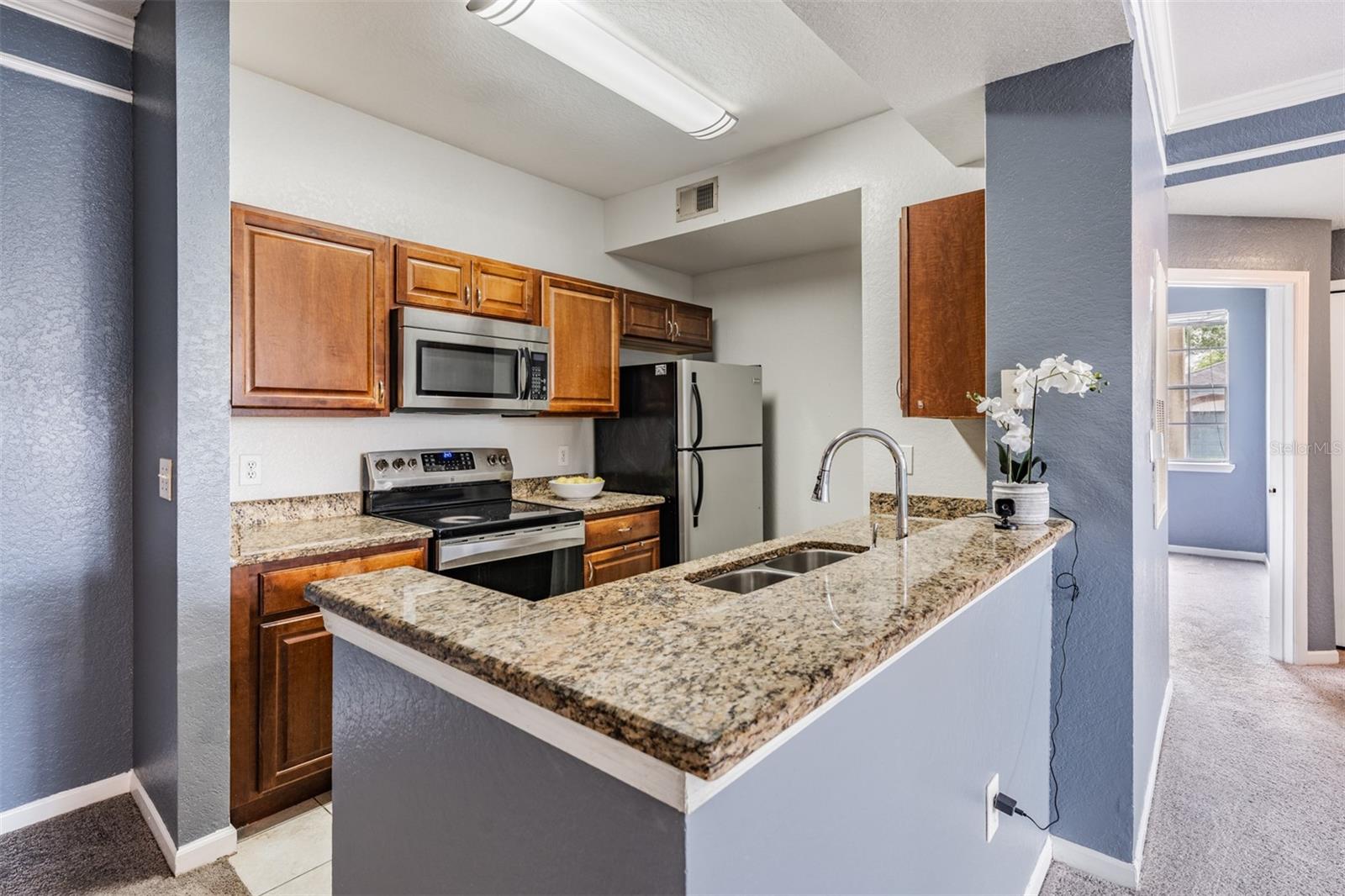 Image 11 of 33 For 17101 Carrington Park Drive 415