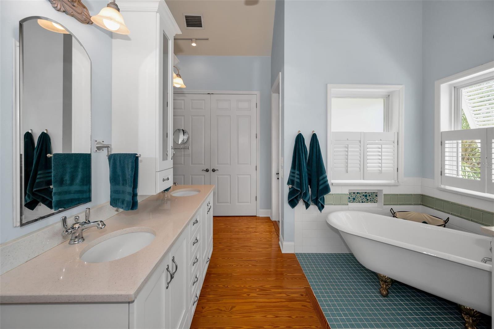 Image 47 of 75 For 12108 Lagoon Lane
