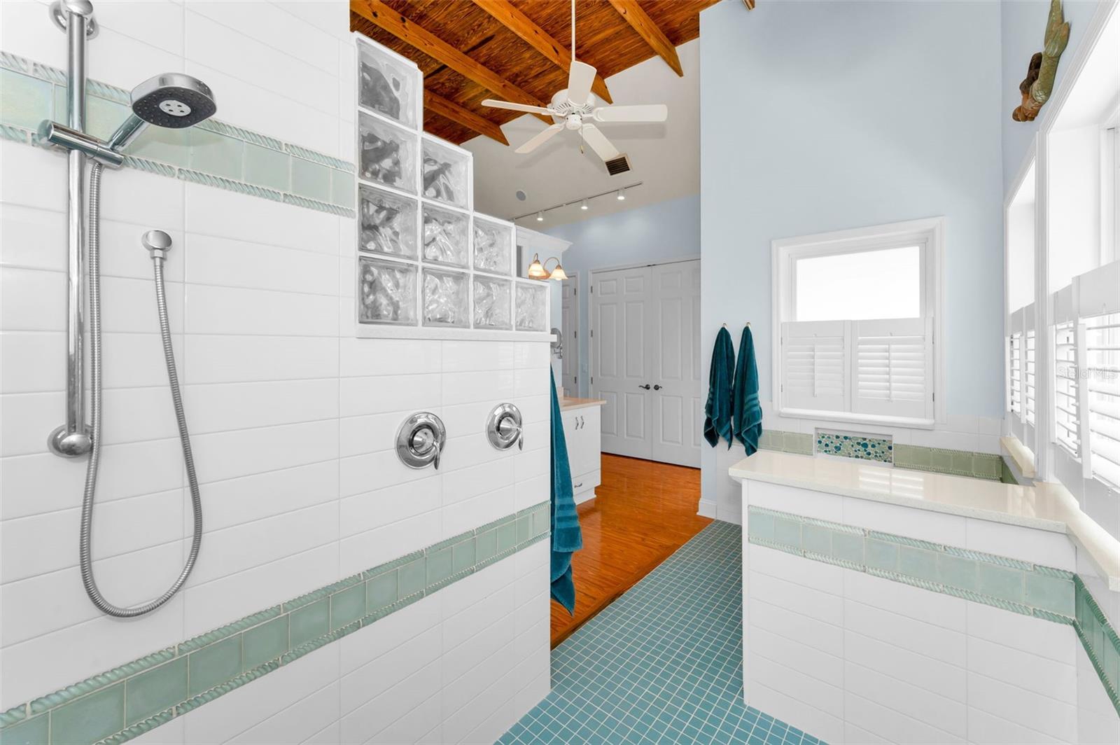 Image 50 of 75 For 12108 Lagoon Lane