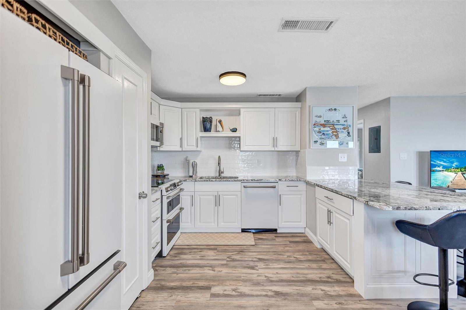Image 11 of 48 For 5266 Beach Drive Se D