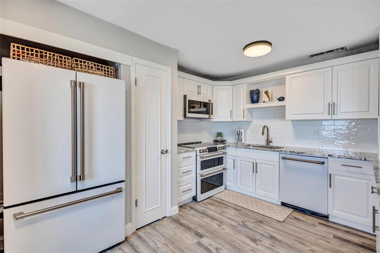 Image 12 of 48 For 5266 Beach Drive Se D