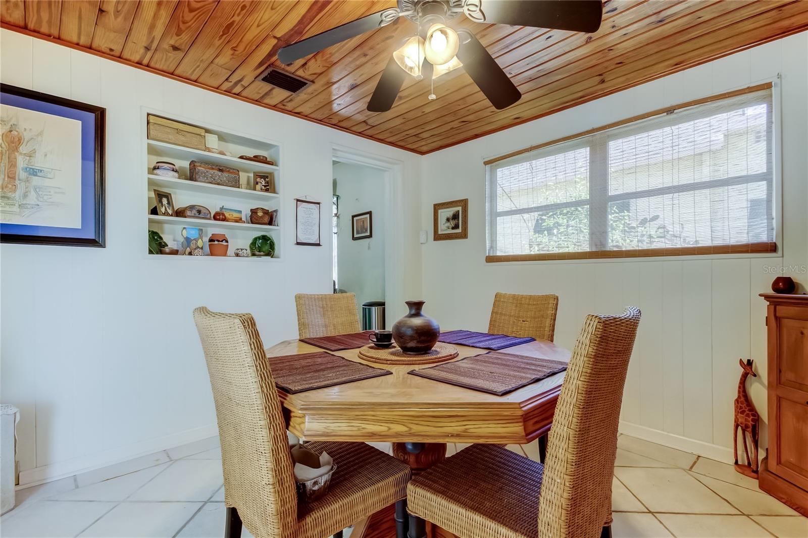 Listing photo id 9 for 1211 16th Avenue N