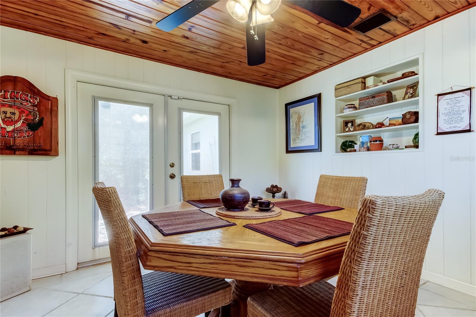 Listing photo id 10 for 1211 16th Avenue N