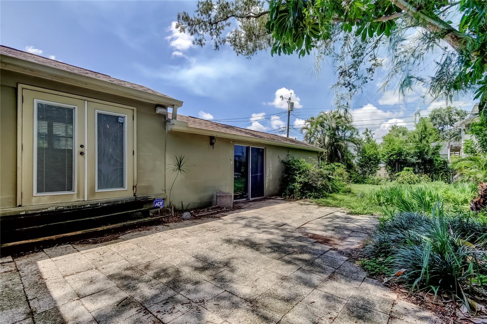 Listing photo id 21 for 1211 16th Avenue N
