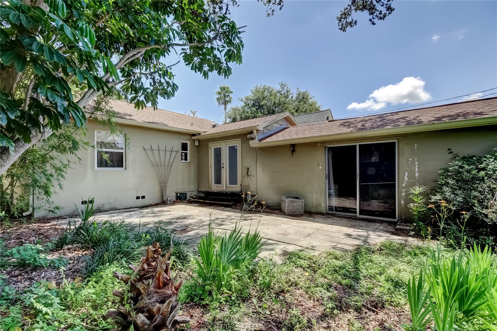 Listing photo id 23 for 1211 16th Avenue N