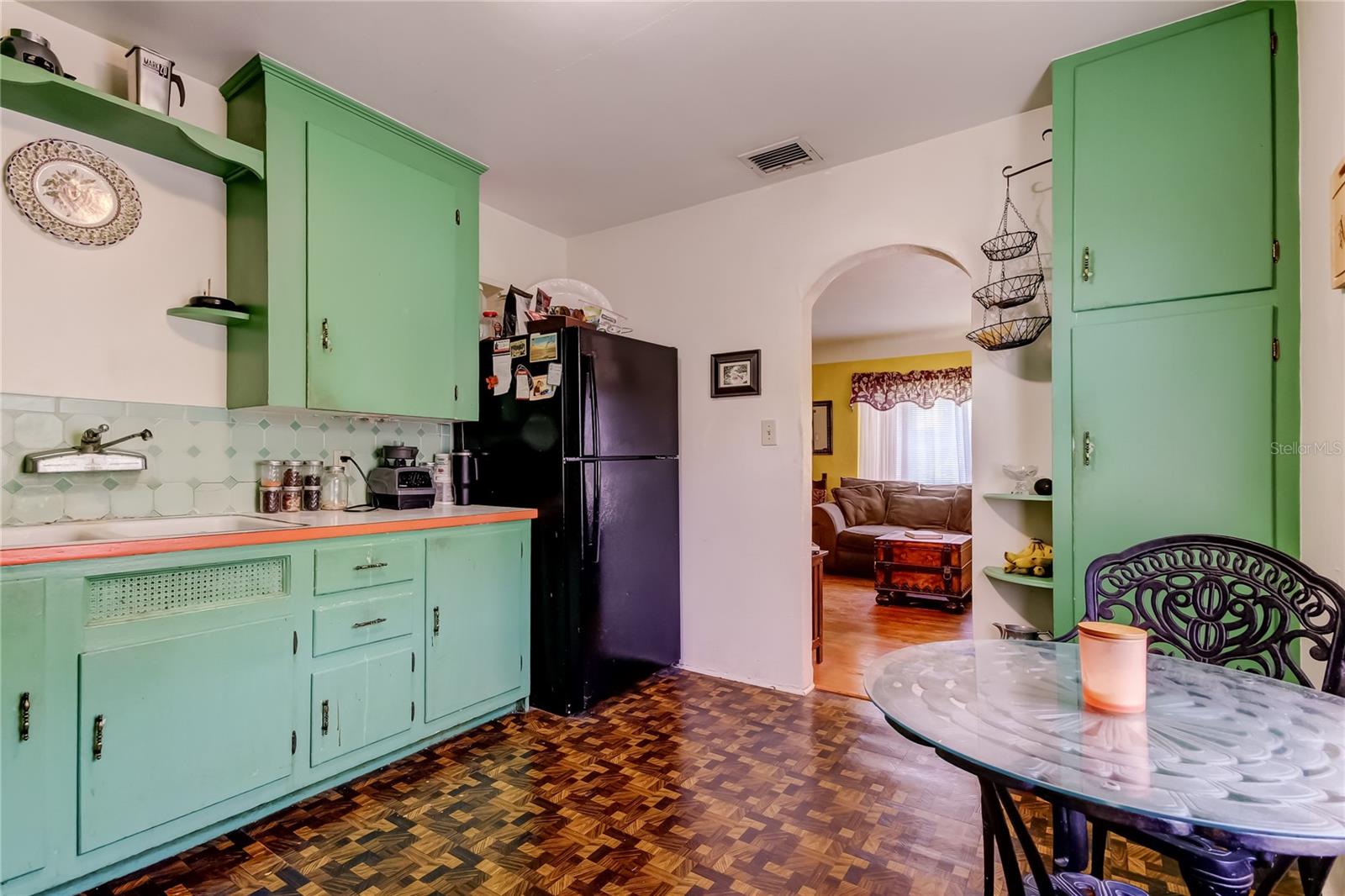 Listing photo id 7 for 1211 16th Avenue N