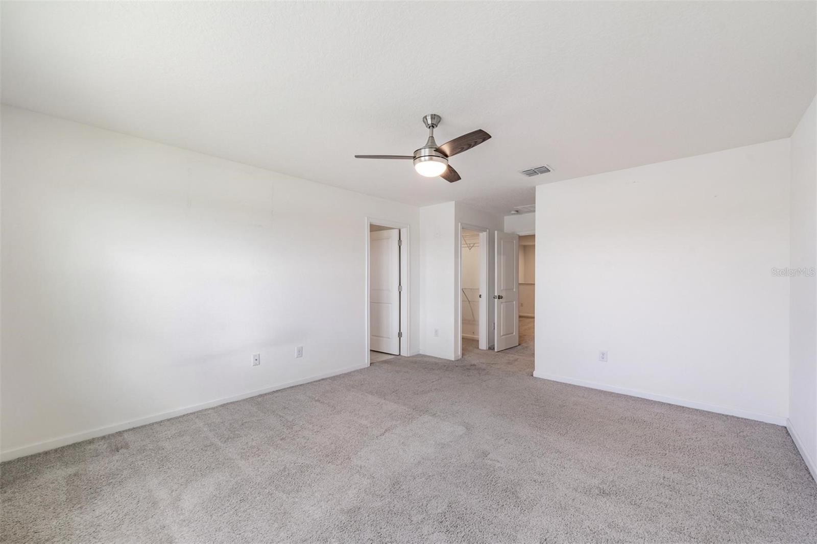 Image 19 of 50 For 19385 Blue Pond Drive