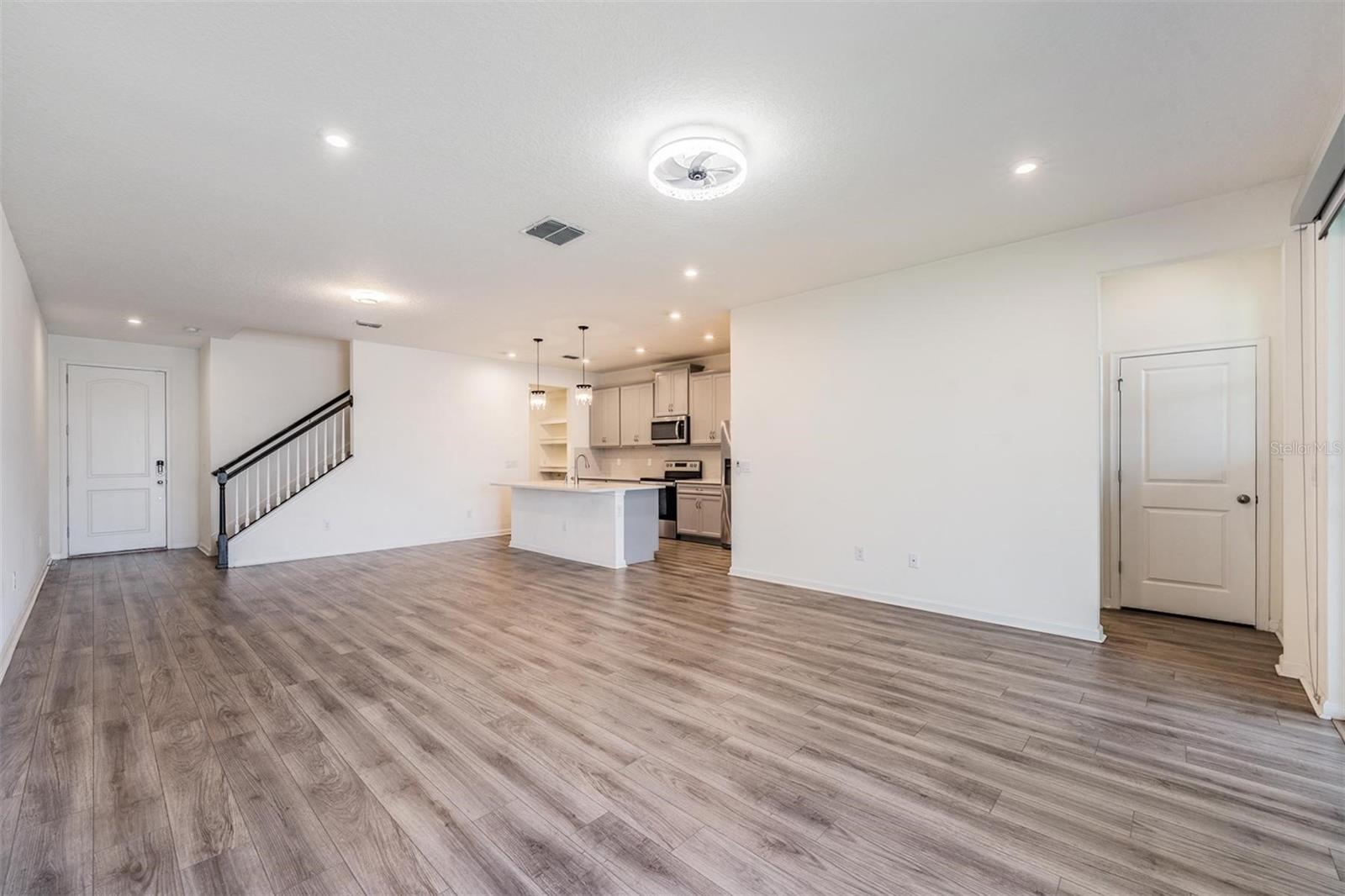Image 9 of 50 For 19385 Blue Pond Drive