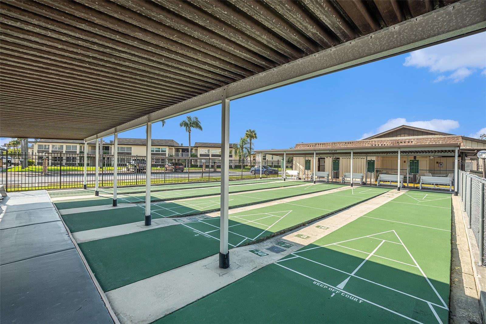 Listing photo id 23 for 5123 Topaz Lane 202