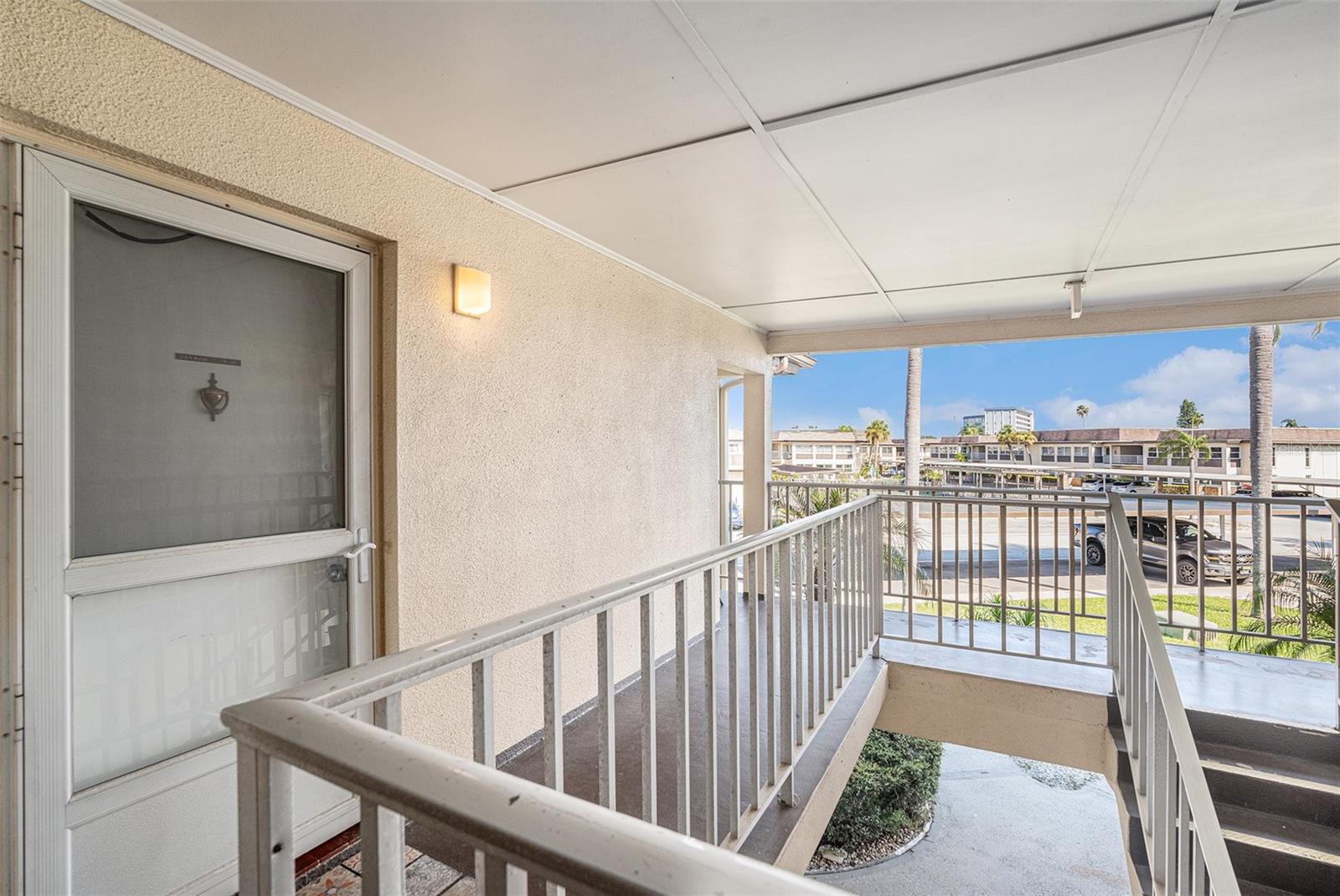 Listing photo id 4 for 5123 Topaz Lane 202