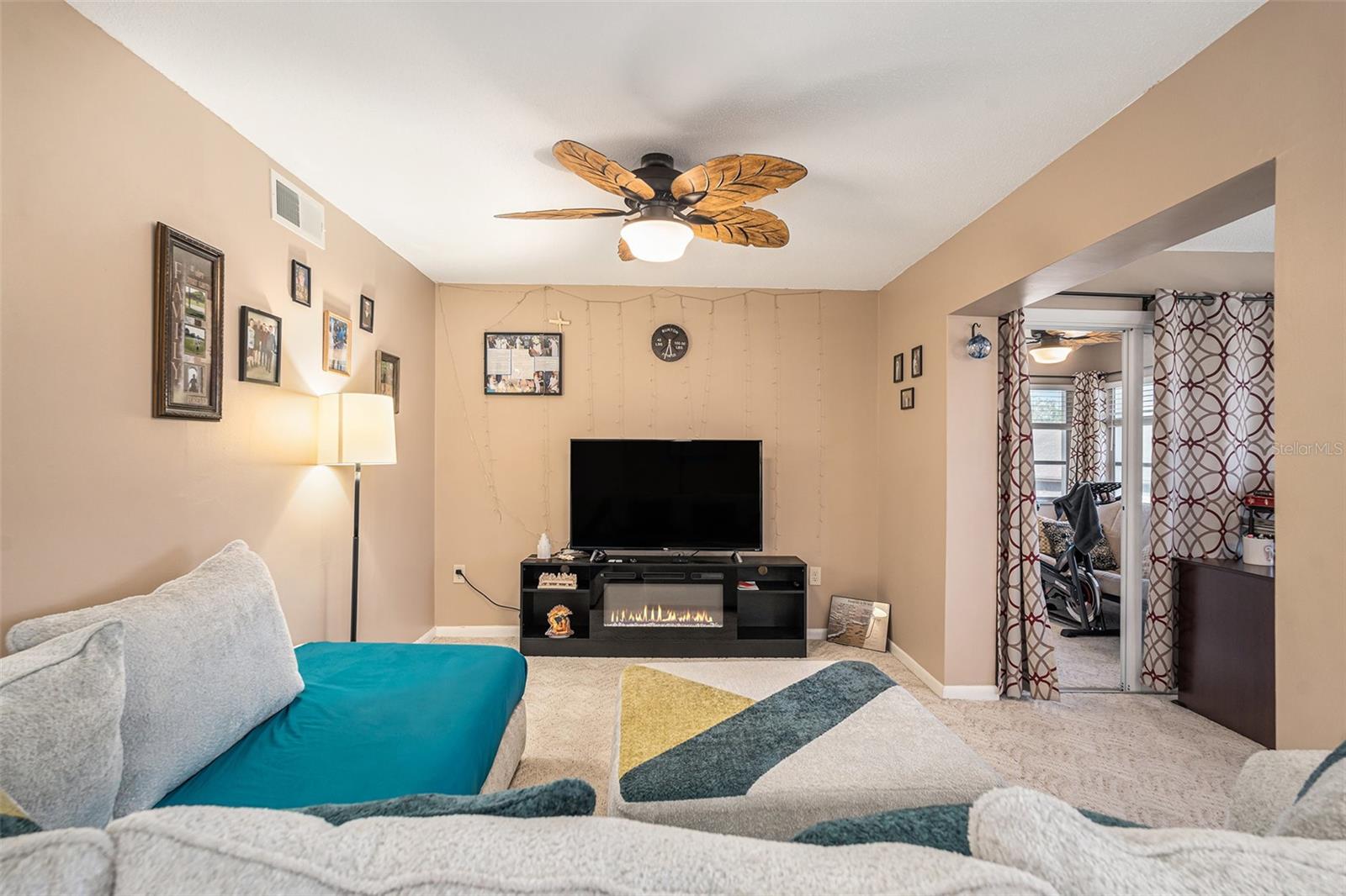 Listing photo id 7 for 5123 Topaz Lane 202