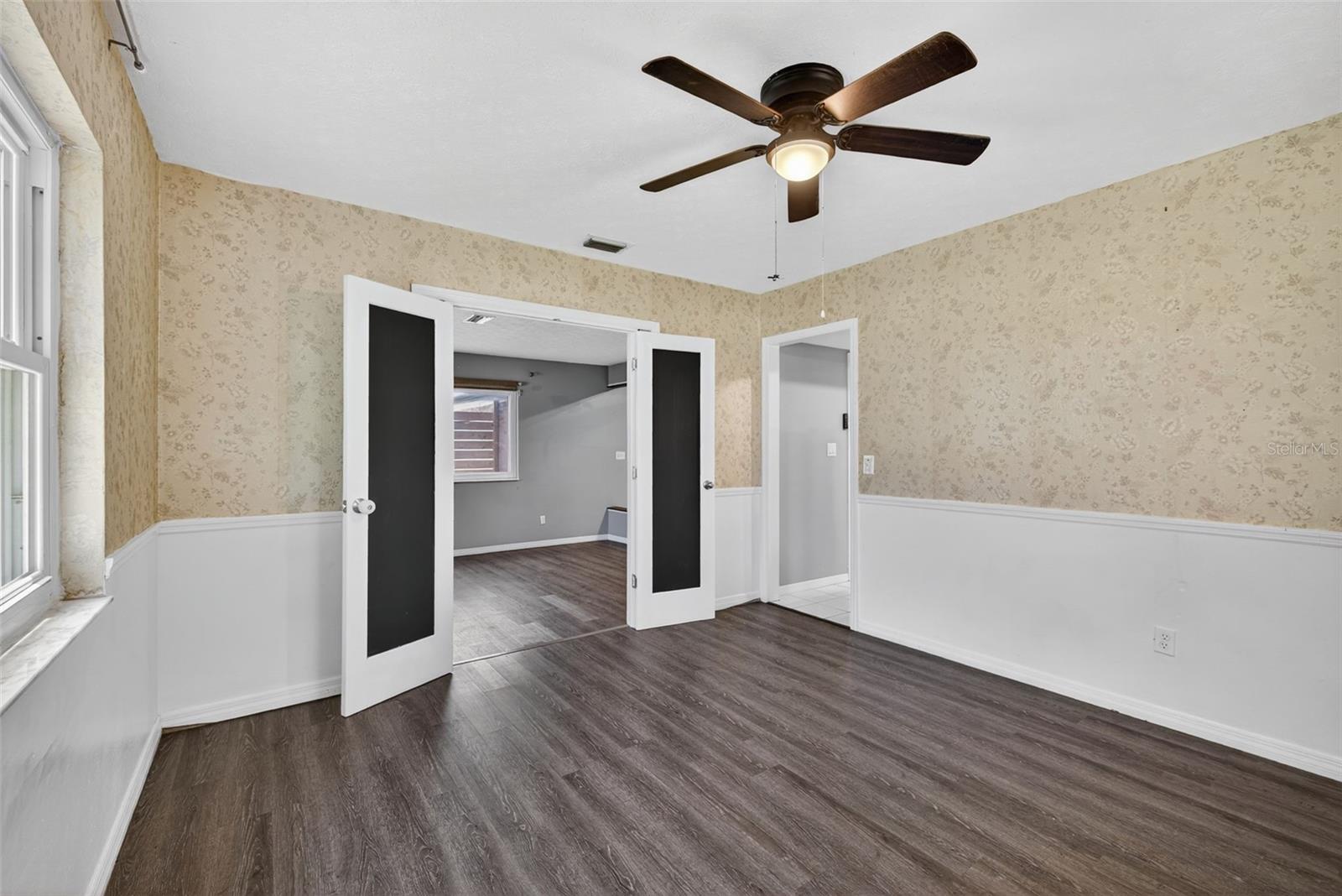 Image 22 of 56 For 2806 Springdell Circle
