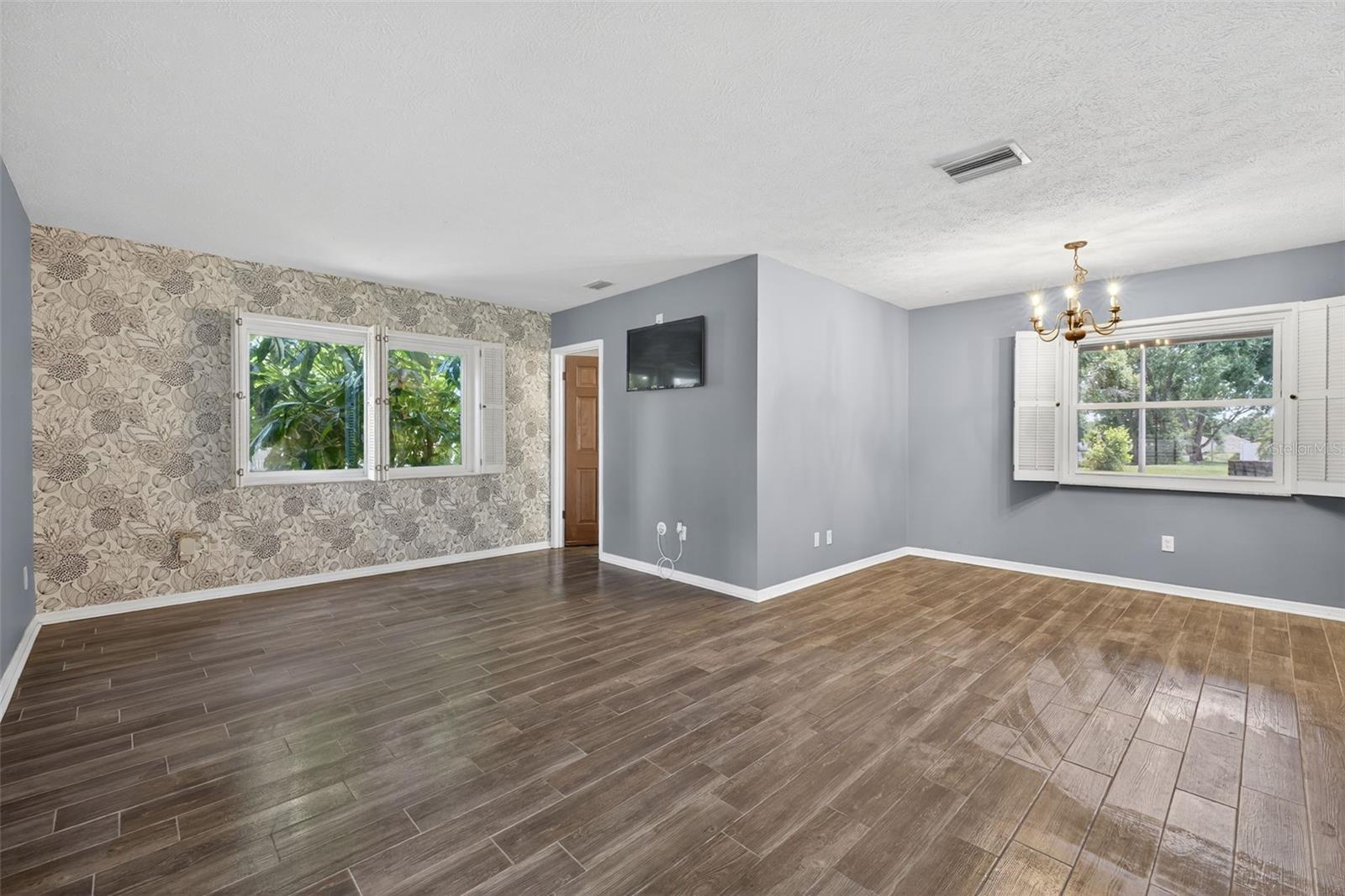 Image 38 of 56 For 2806 Springdell Circle