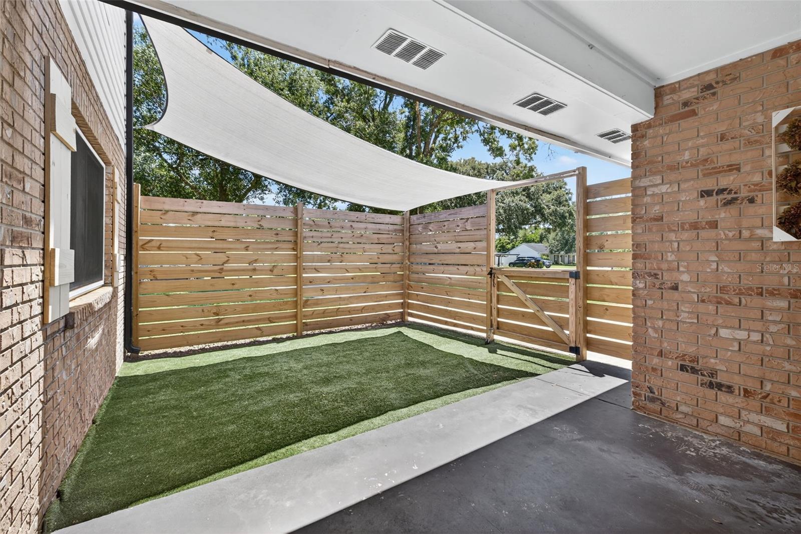 Image 4 of 56 For 2806 Springdell Circle