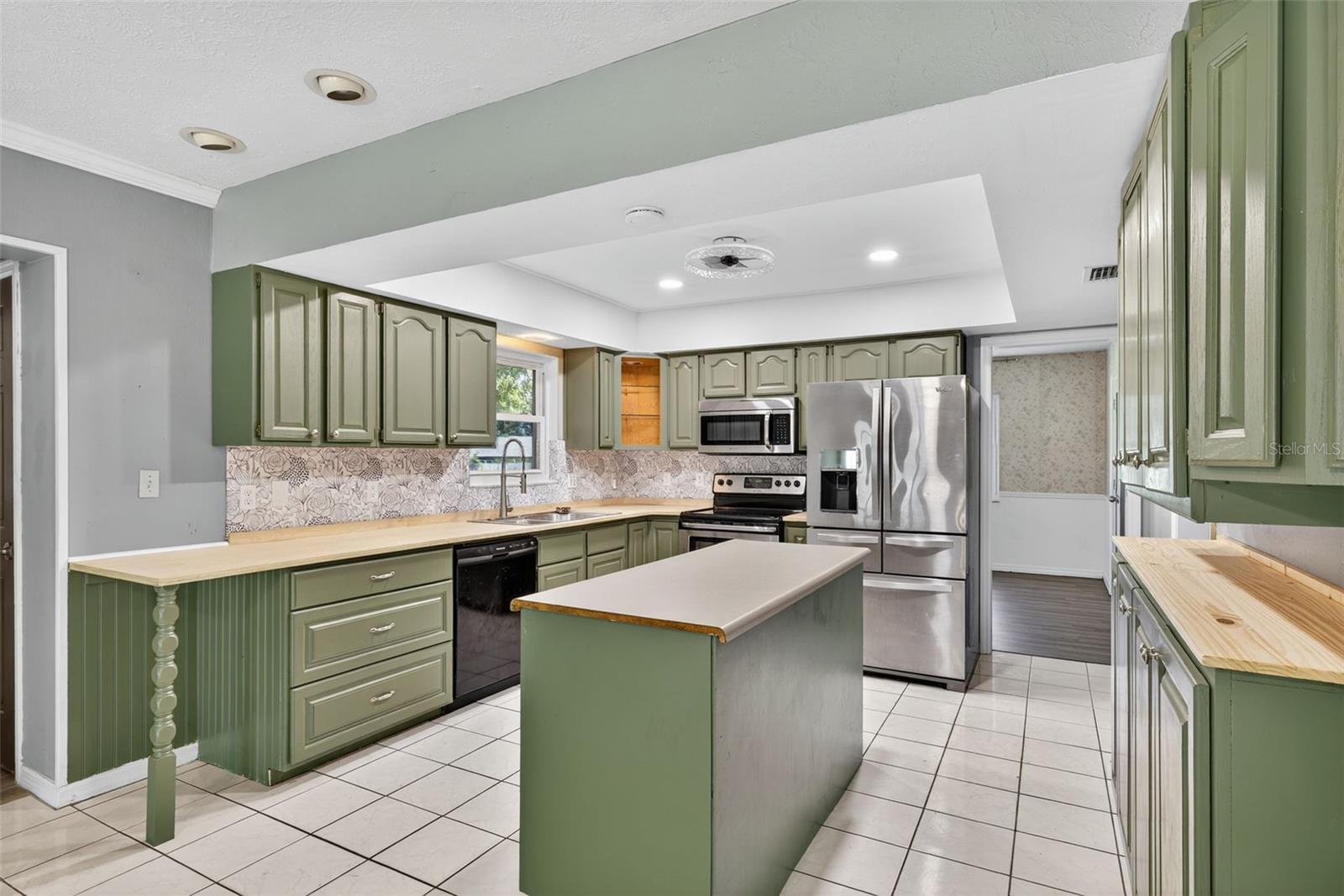 Image 7 of 56 For 2806 Springdell Circle