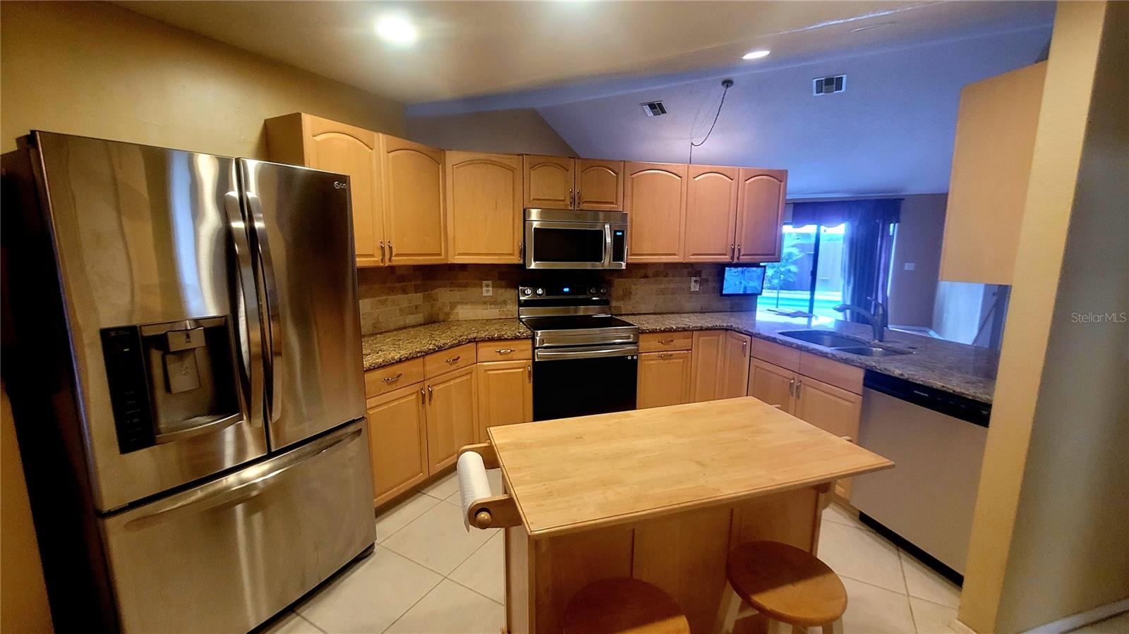 Image 15 of 43 For 15005 Redcliff Drive