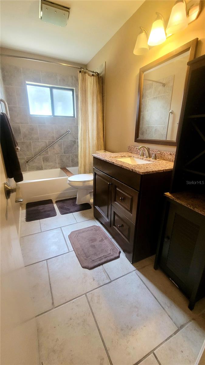 Image 26 of 43 For 15005 Redcliff Drive