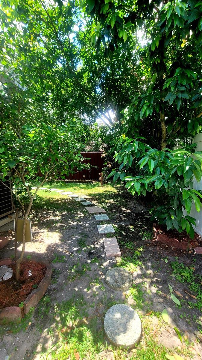 Image 32 of 43 For 15005 Redcliff Drive