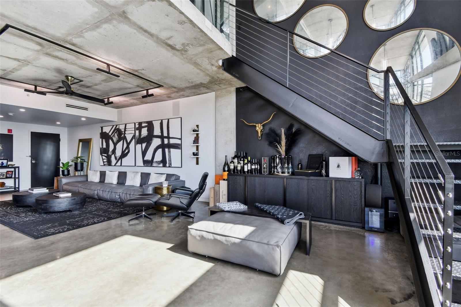 Listing photo id 8 for 101 12th Street 612