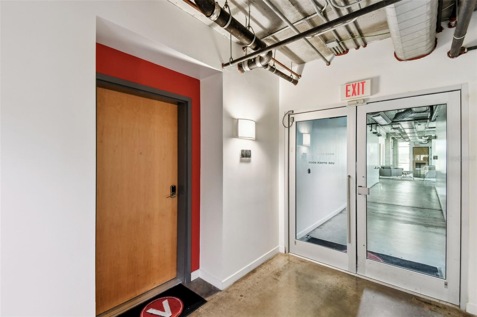 Listing photo id 10 for 101 12th Street 612