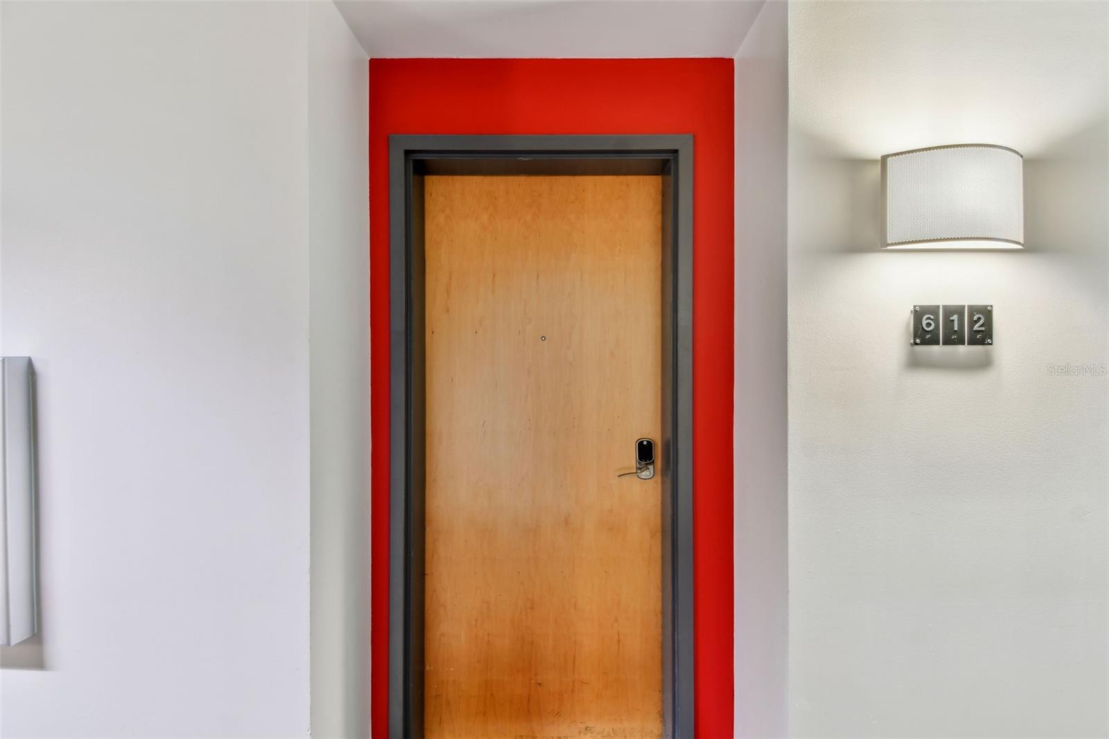 Listing photo id 11 for 101 12th Street 612