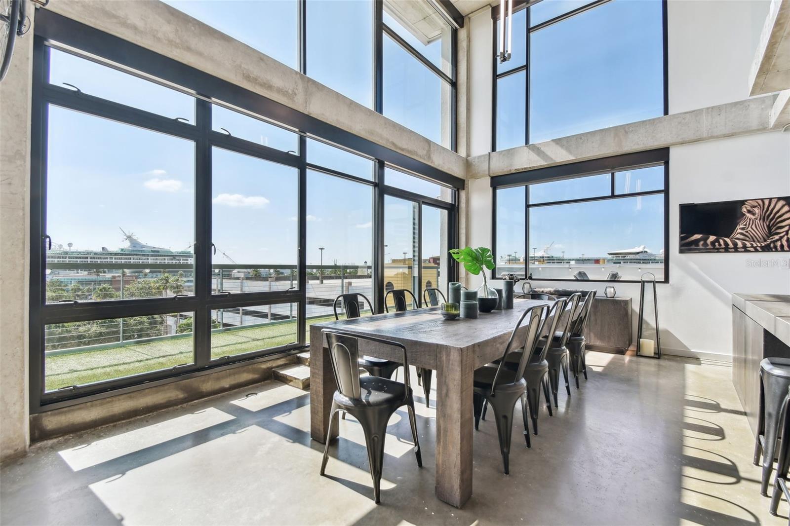 Listing photo id 24 for 101 12th Street 612
