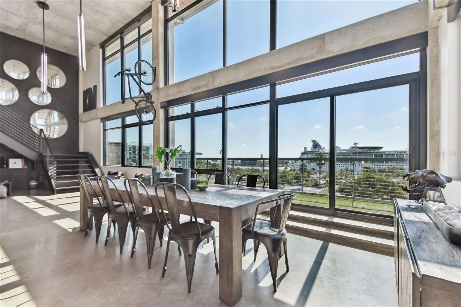 Listing photo id 25 for 101 12th Street 612