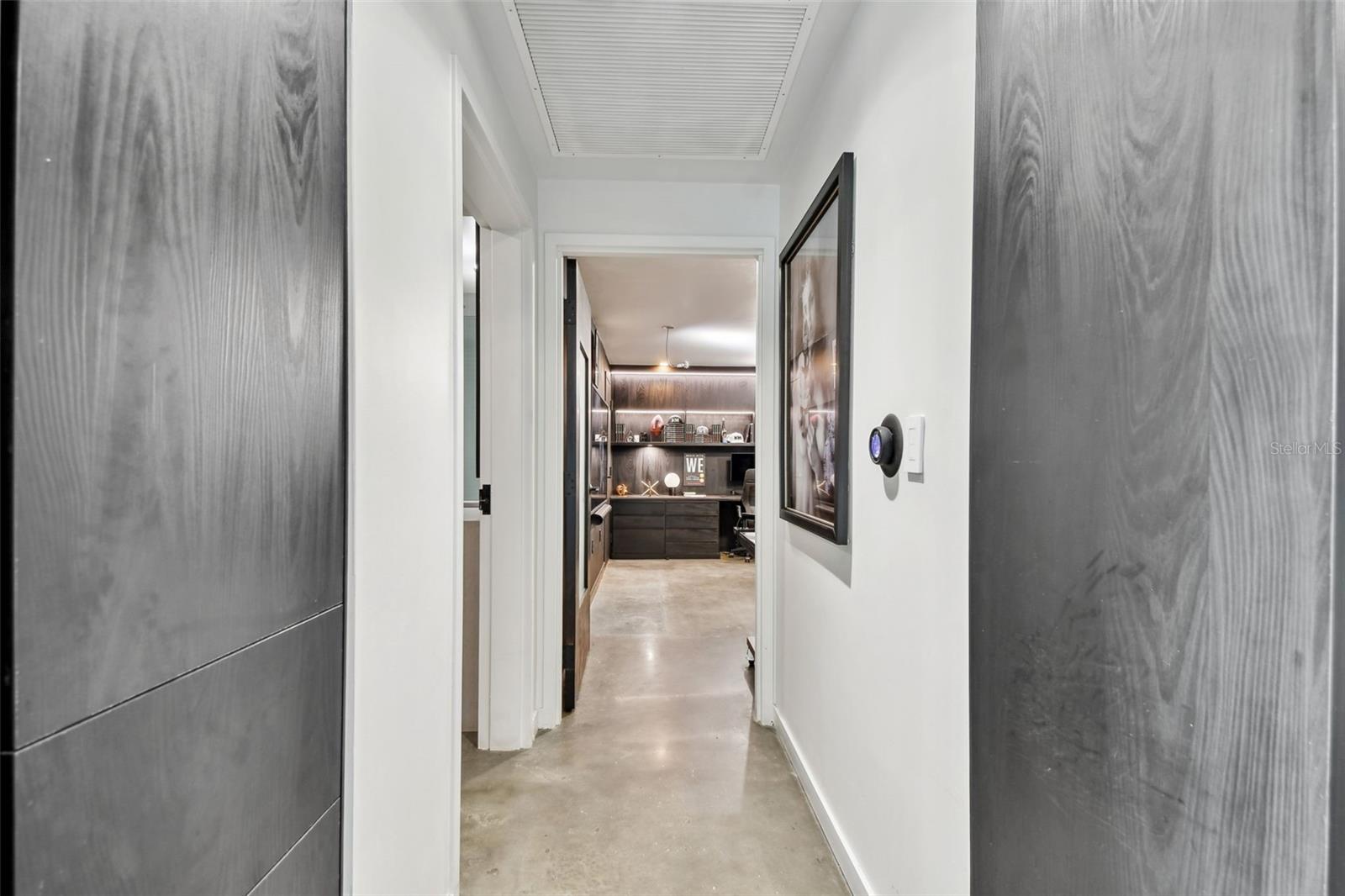 Listing photo id 27 for 101 12th Street 612