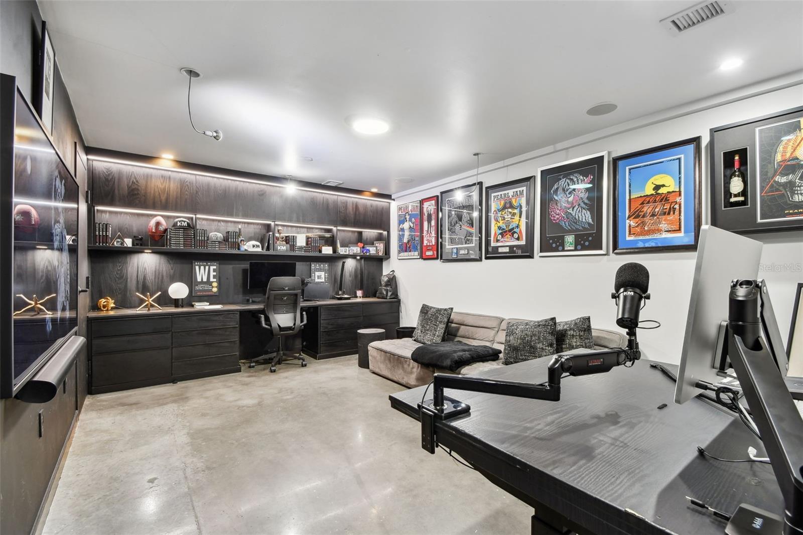 Listing photo id 28 for 101 12th Street 612