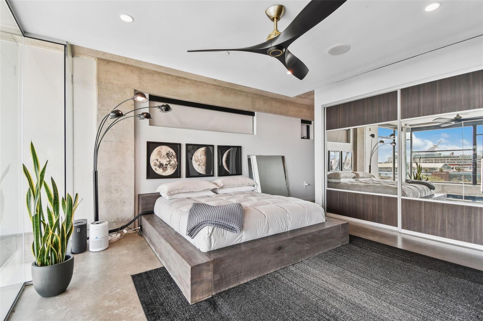 Listing photo id 45 for 101 12th Street 612