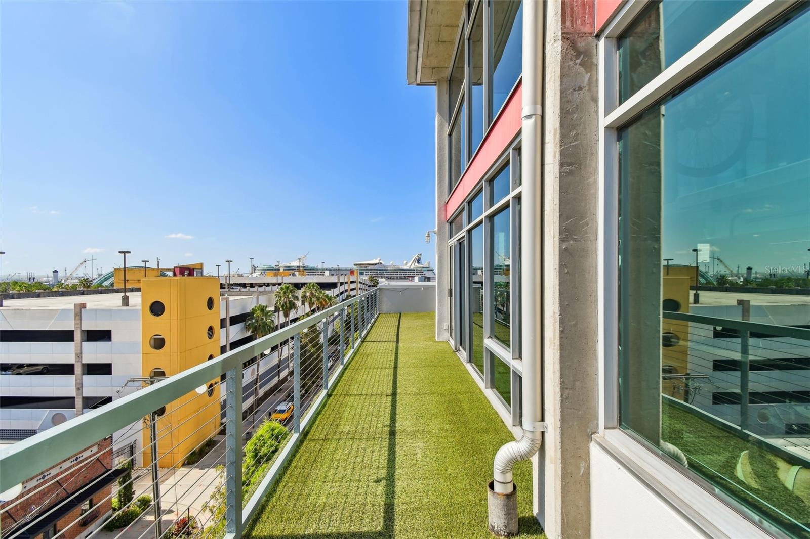 Listing photo id 53 for 101 12th Street 612