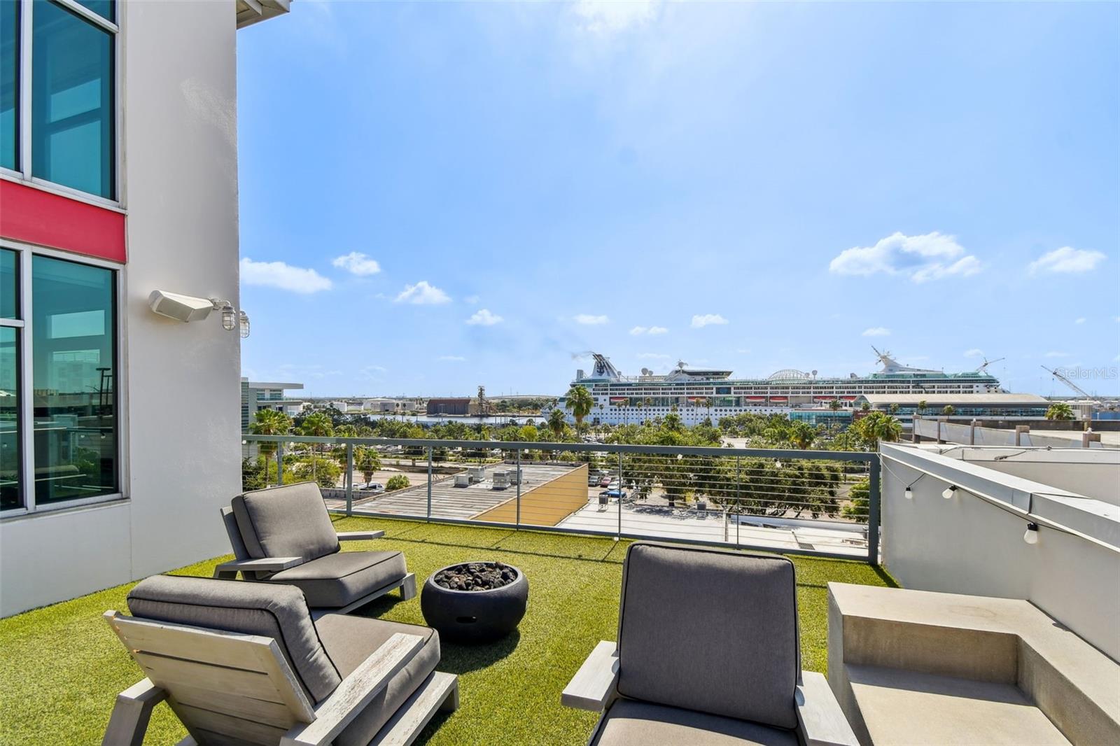 Listing photo id 57 for 101 12th Street 612