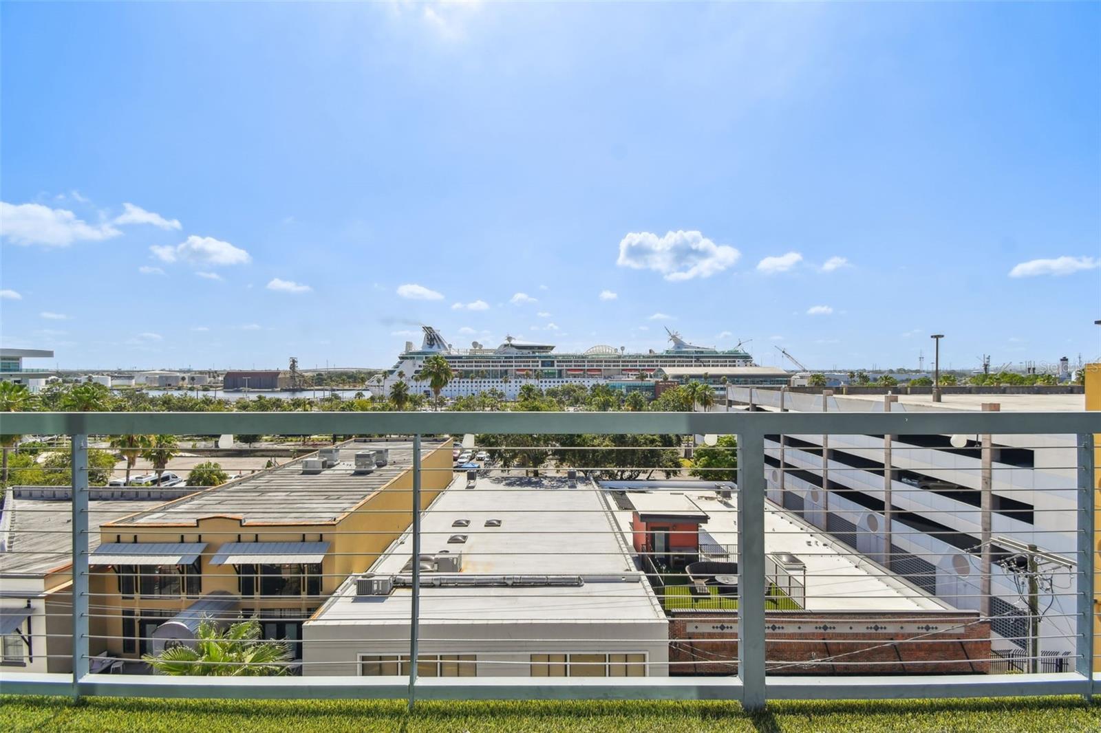 Listing photo id 61 for 101 12th Street 612