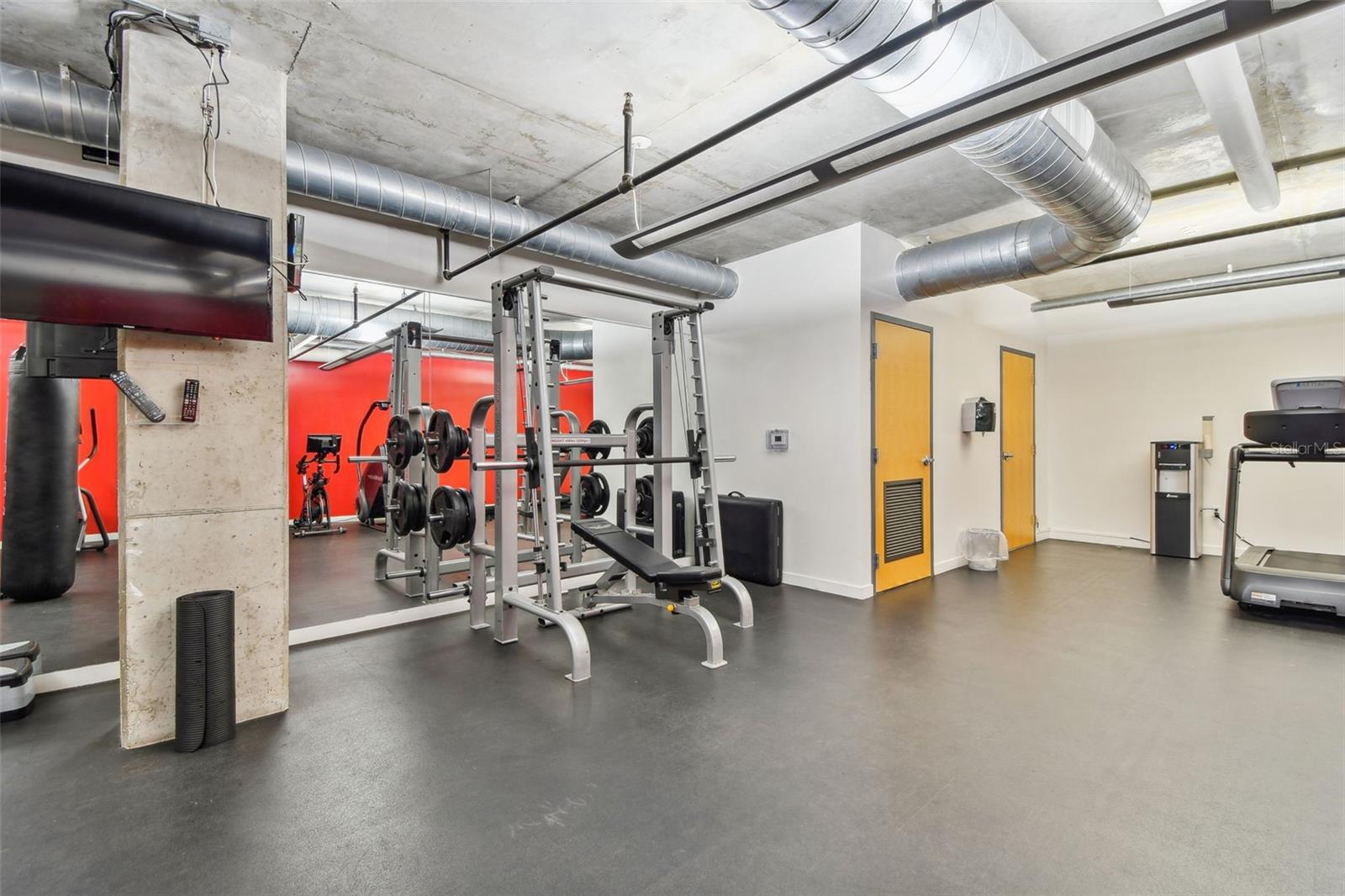Listing photo id 76 for 101 12th Street 612