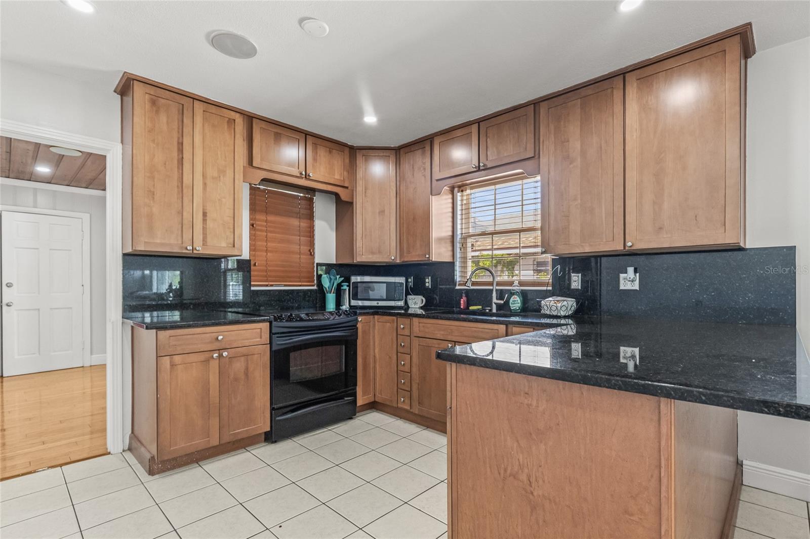Image 14 of 51 For 5705 17th Avenue S