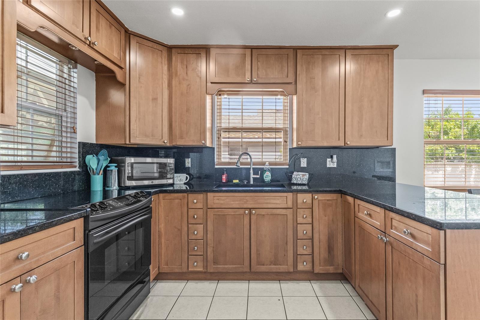 Image 15 of 51 For 5705 17th Avenue S