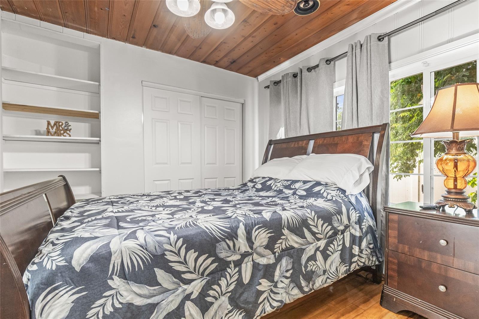 Image 18 of 51 For 5705 17th Avenue S