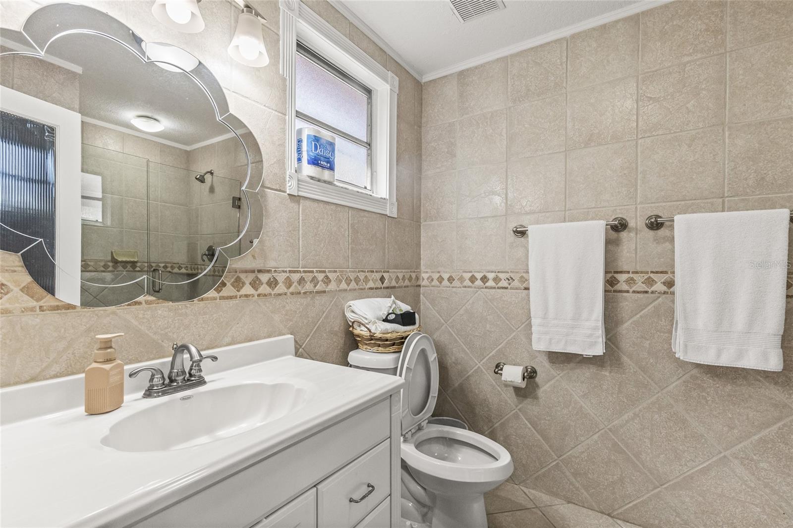 Image 21 of 51 For 5705 17th Avenue S