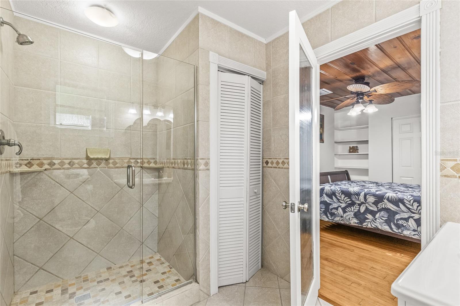 Image 22 of 51 For 5705 17th Avenue S