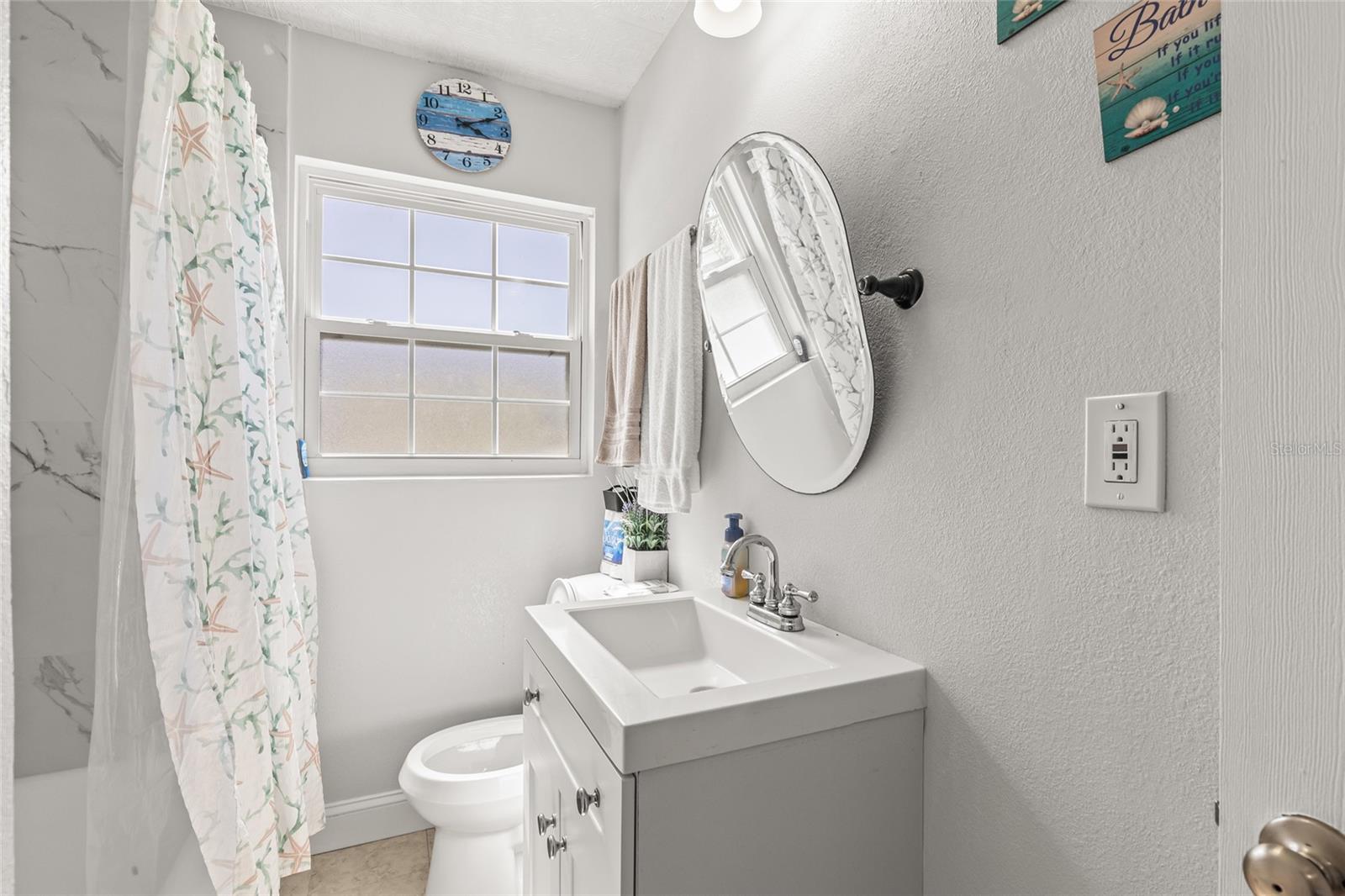 Image 26 of 51 For 5705 17th Avenue S