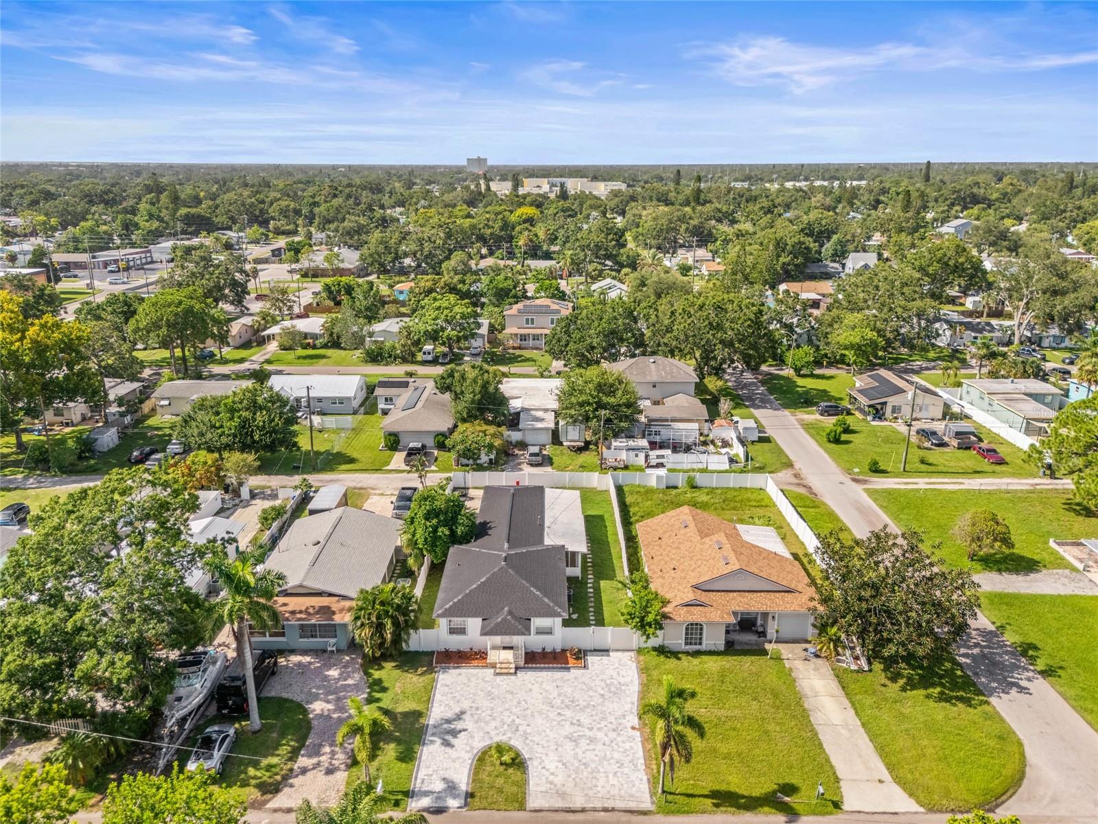 Image 4 of 51 For 5705 17th Avenue S