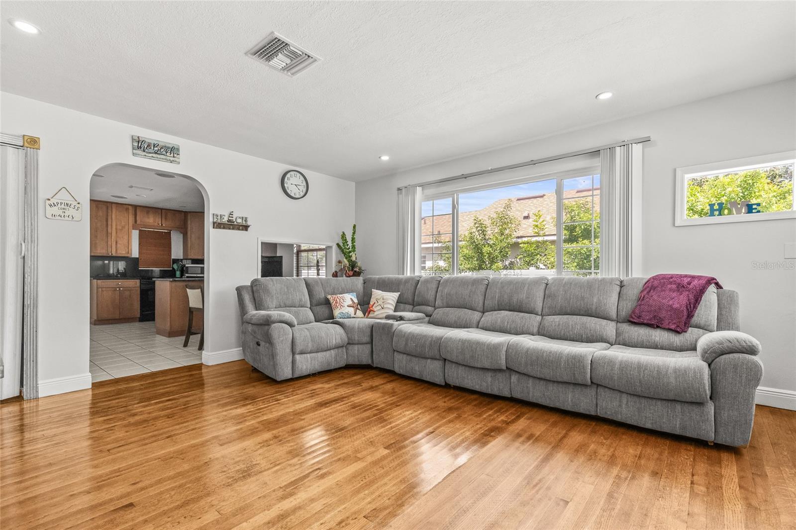 Image 8 of 51 For 5705 17th Avenue S