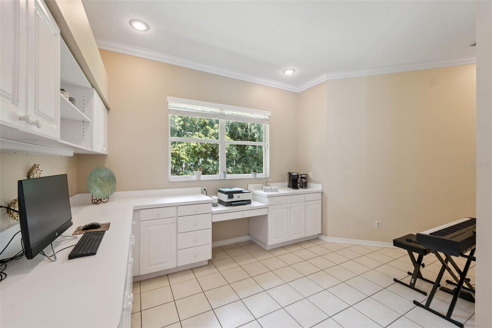 Image 18 of 87 For 27641 Lincoln Place