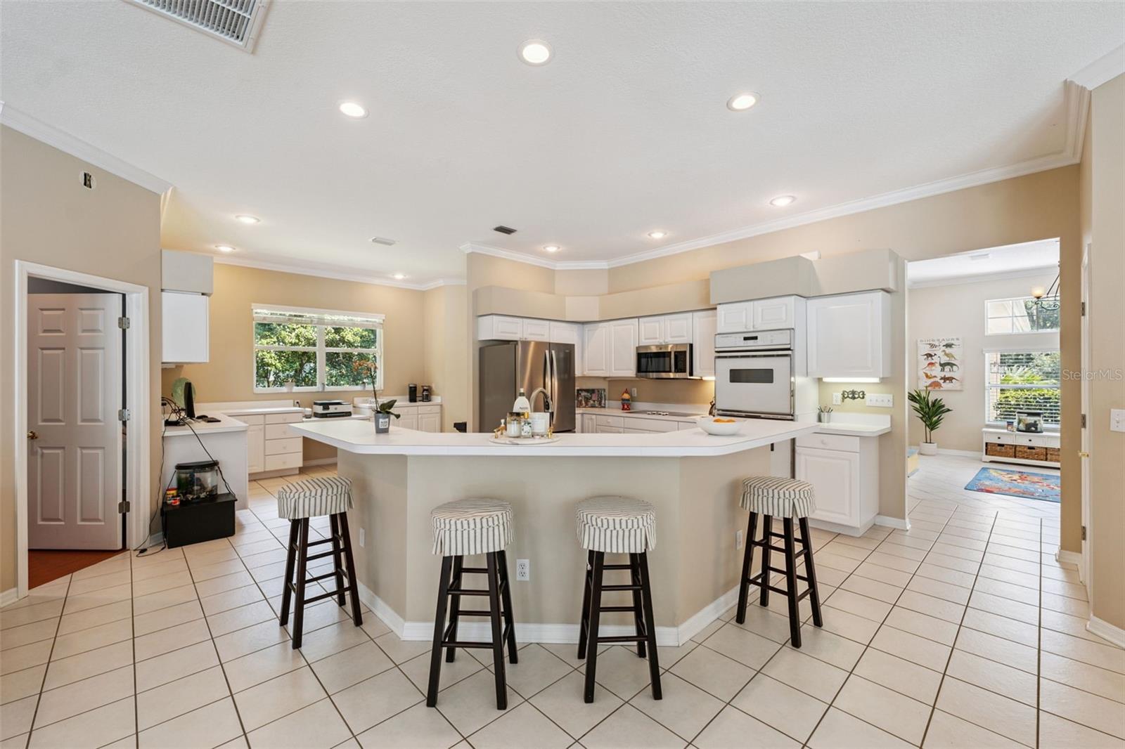 Image 19 of 87 For 27641 Lincoln Place