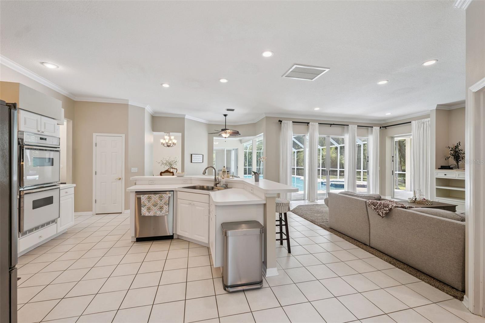 Image 23 of 87 For 27641 Lincoln Place